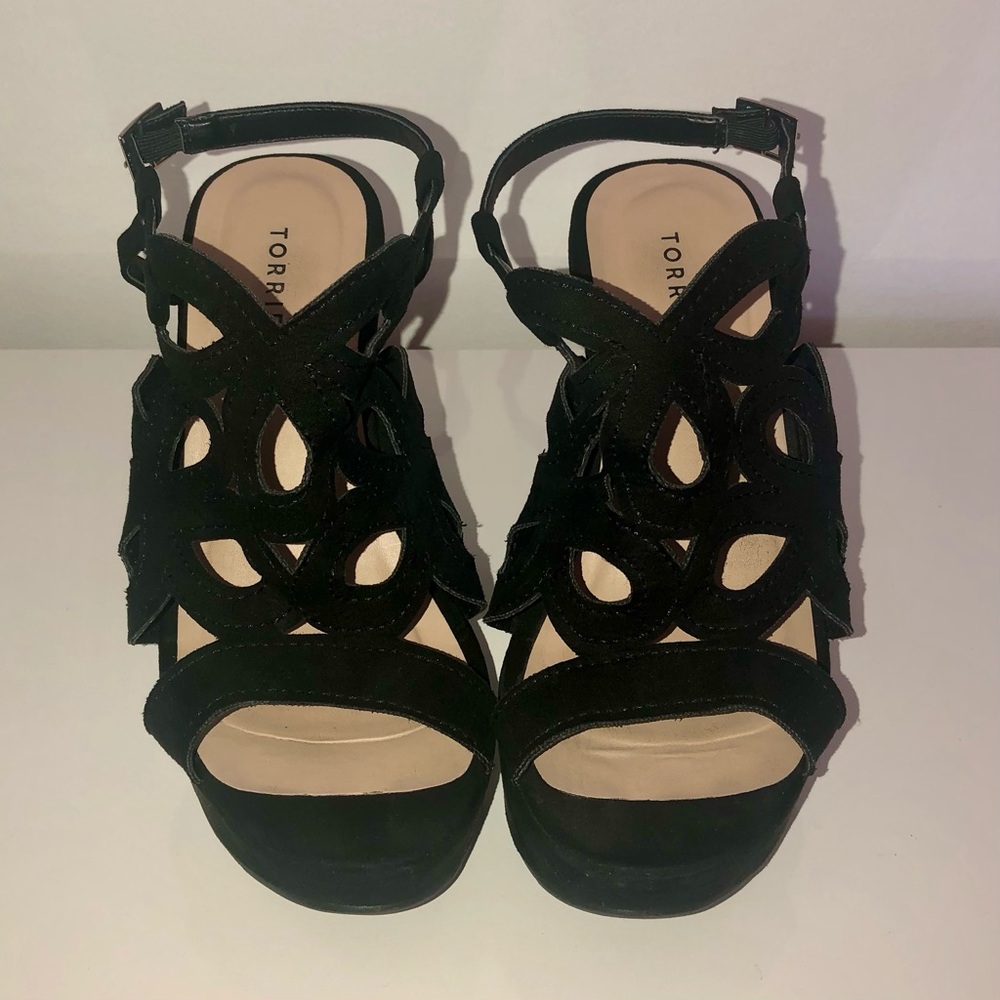 Torrid Faux Suede Scallop Platform Wedge (Size: 9)